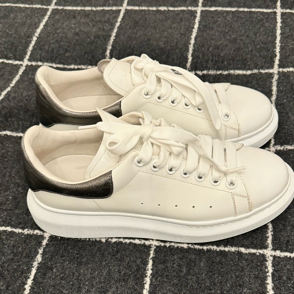 Authentic WOMENS Alexander McQueen Sneakers 39 (8-8.5us) - Picture 5 of 8